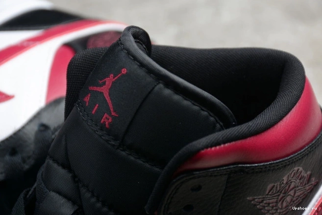 Jordan 1 554724-066 Bred  Toe Mid Air 0513